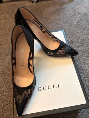 Gucci Black Lace & Snakeskin Pointed-Toe Pumps